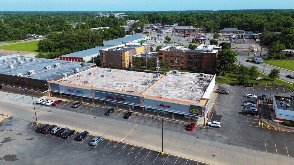 2802 N Lafayette Rd, Indianapolis, IN à louer - Vidéo sur l’annonce professionnelle – Image 3 sur 28