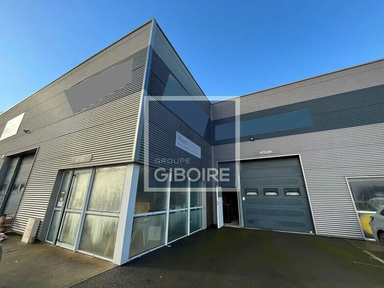 Industriel/Logistique dans Pacé à louer - Photo de l’immeuble – Image 2 sur 8