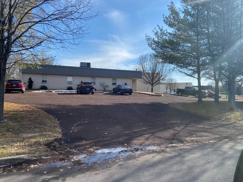 398-426 Industrial Dr, North Wales, PA à louer - Photo principale – Image 3 sur 30