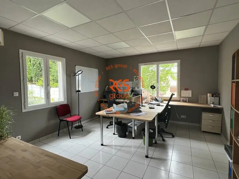Bureau dans Eysines à vendre - Photo intérieure – Image 2 sur 9