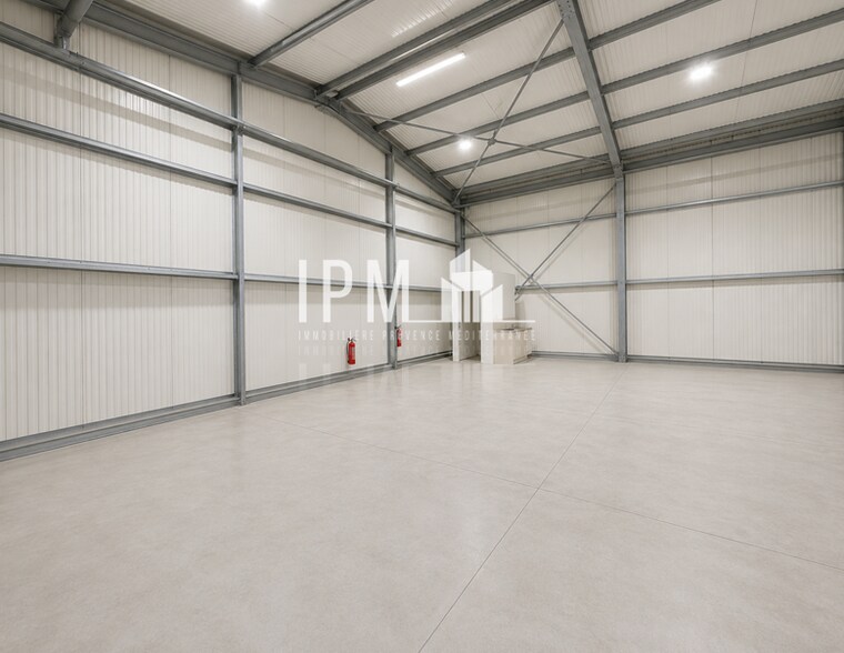3870 Bretelle de la Plaine, Gardanne à louer - Photo de l’immeuble – Image 3 sur 4