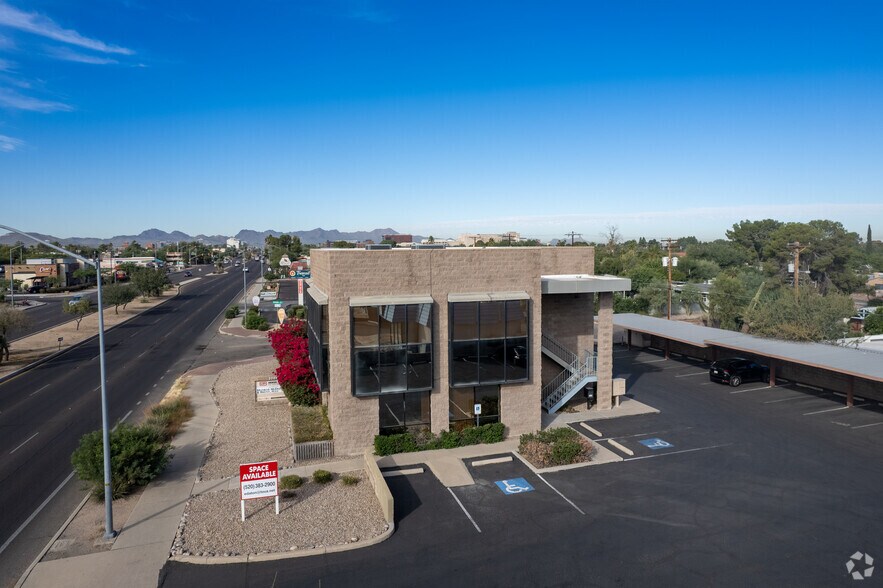 2701 E Speedway Blvd, Tucson, AZ à vendre - Aérien – Image 2 sur 8