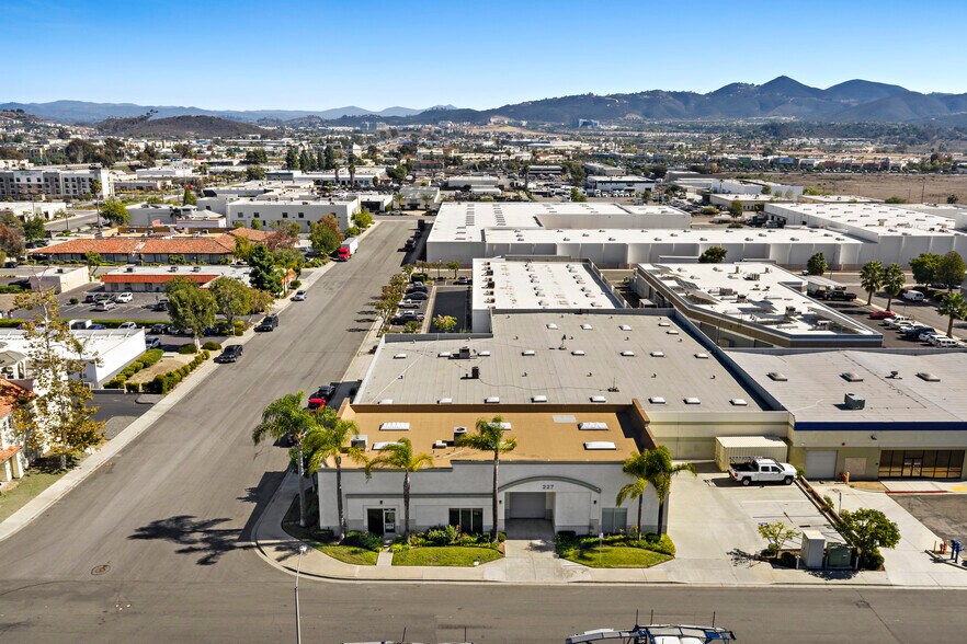 227 Pawnee St, San Marcos, CA à louer - Photo de l’immeuble – Image 3 sur 9