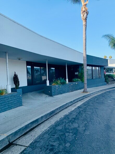 146-152 Calle De Los Molinos, San Clemente, CA à louer - Photo de l’immeuble – Image 2 sur 20