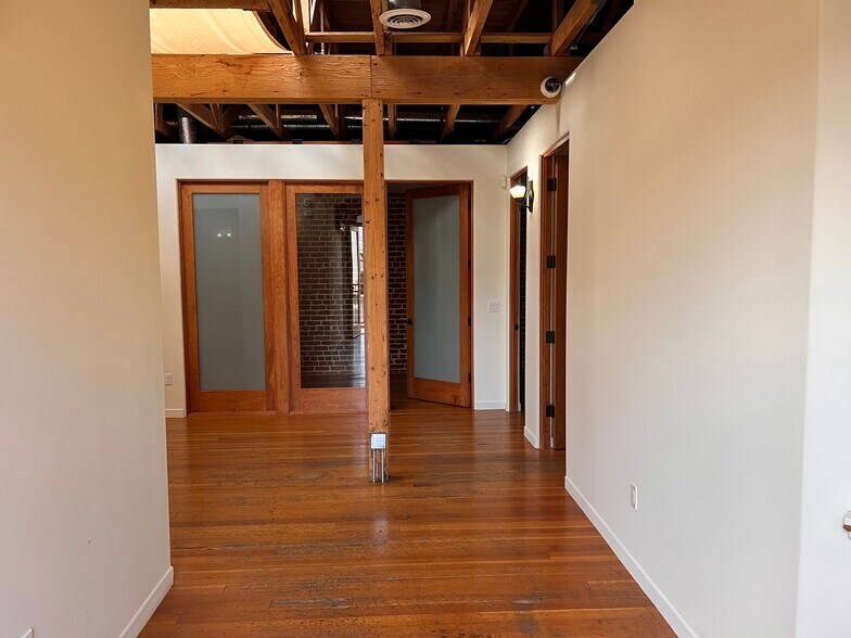 216 N 8th St, Santa Paula, CA à louer - Photo de l’immeuble – Image 3 sur 11