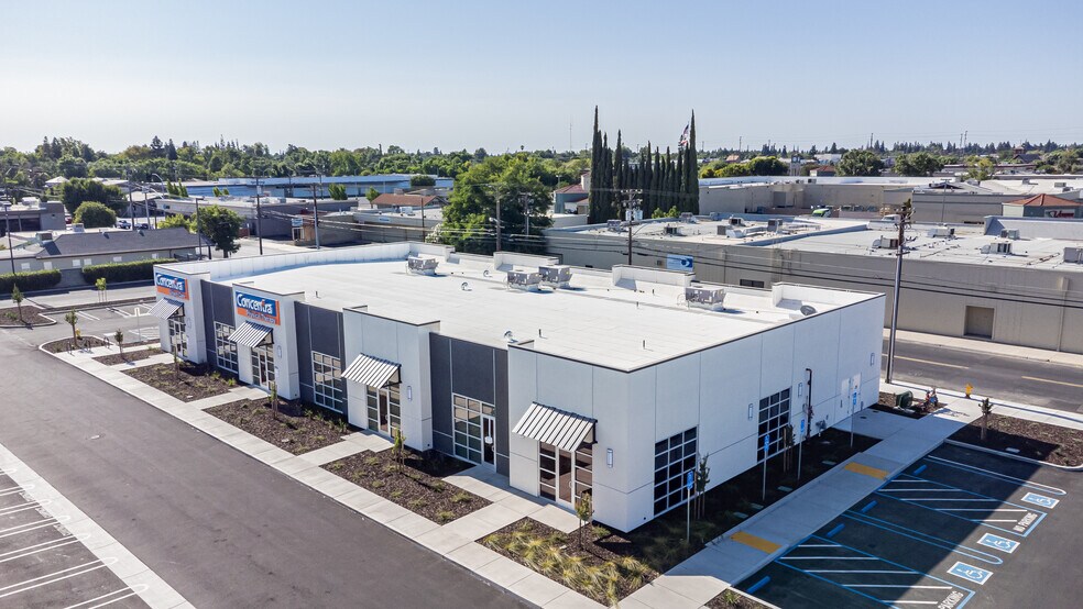 140 E Granger Ave, Modesto, CA à vendre - Photo de l’immeuble – Image 3 sur 7