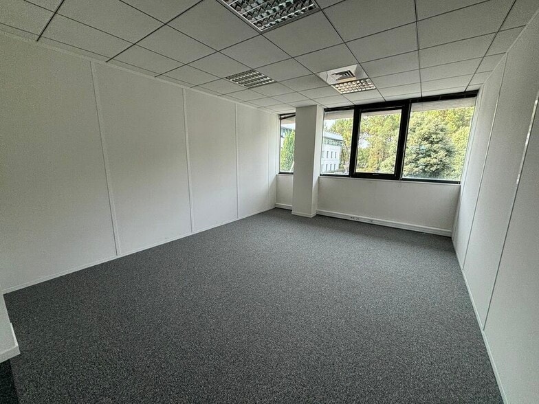 20 Avenue Pythagore, Mérignac à louer - Photo de l’immeuble – Image 3 sur 22