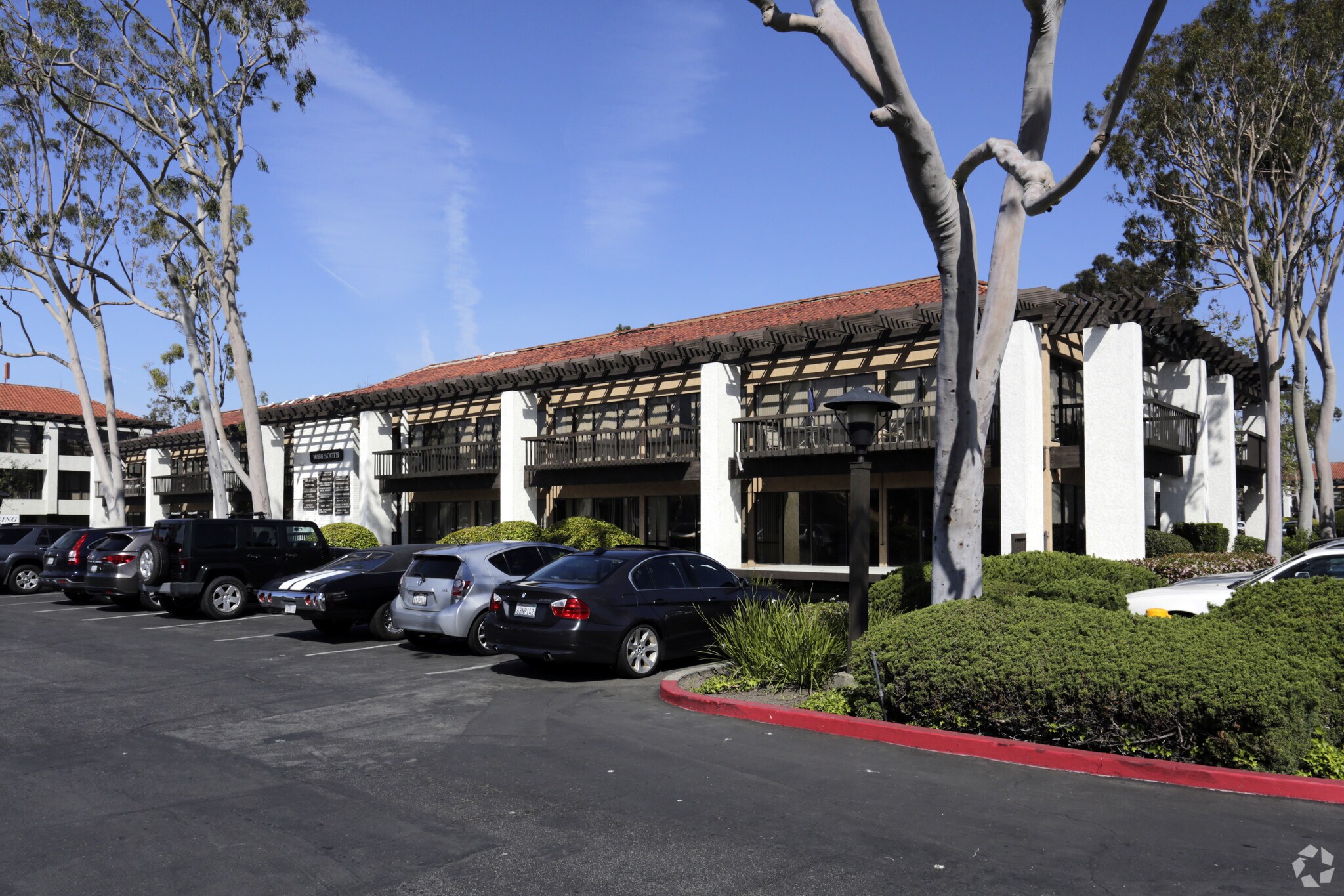 16168 Beach Blvd, Huntington Beach, CA à louer Photo principale– Image 1 sur 5