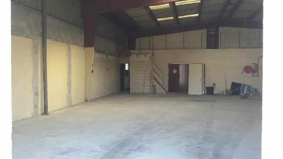 Local d’activités dans La Ravoire à louer - Photo de l’immeuble – Image 2 sur 3