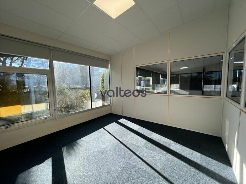Bureau dans Mondouzil à vendre - Photo intérieure – Image 3 sur 11