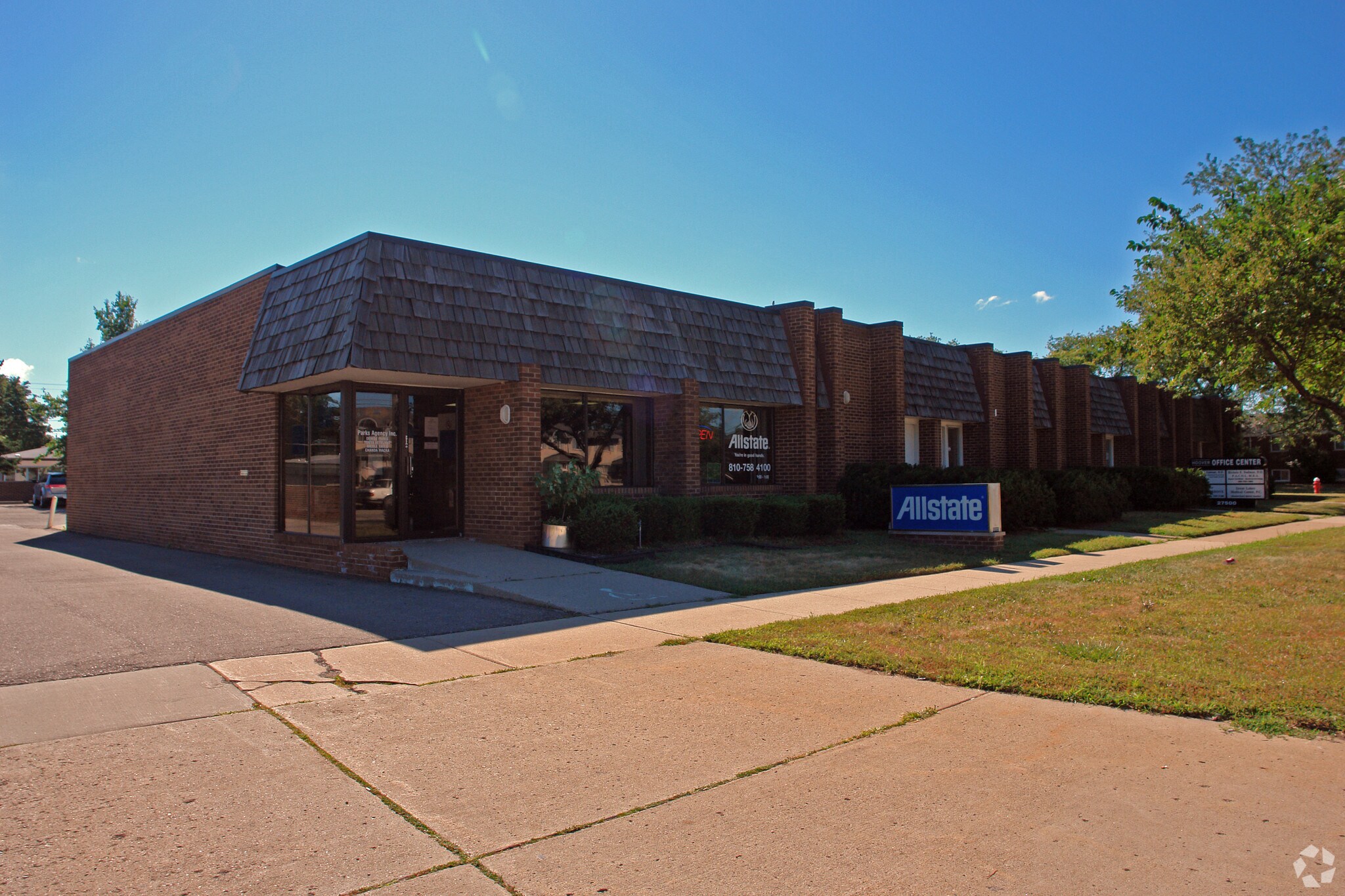 27500 Hoover Rd, Warren, MI à vendre Photo principale– Image 1 sur 47