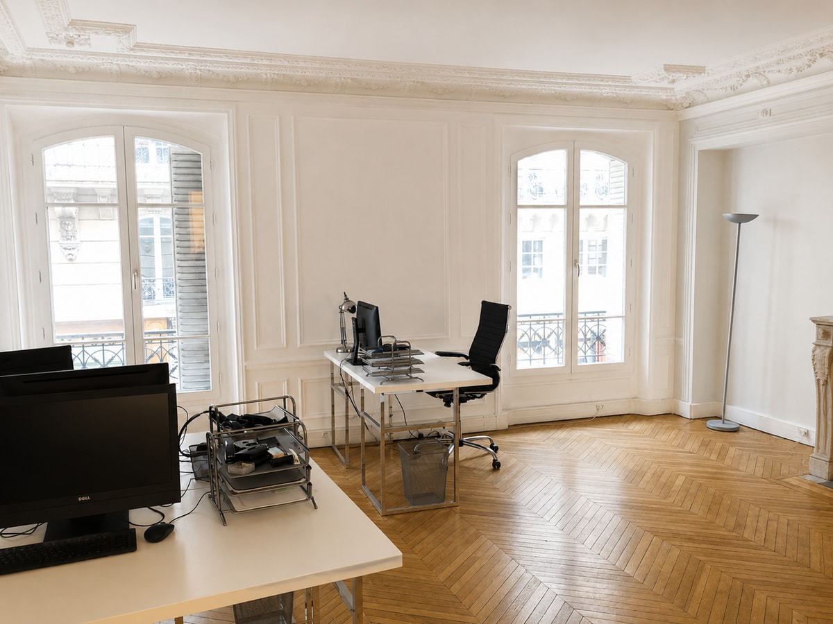29 Rue De Mogador, Paris, PAR 75009 - - - Photo intérieure - Image 2 of 4