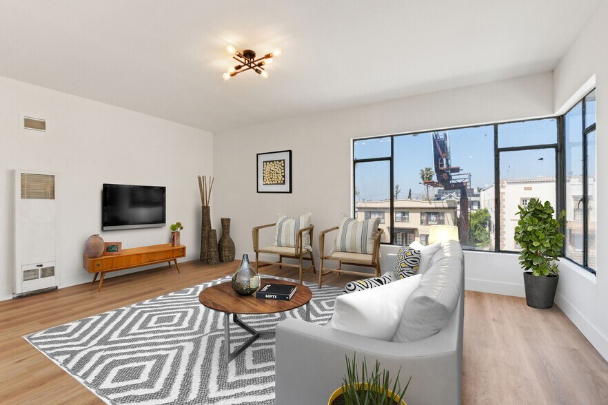 151 S Mountain Vw, Los Angeles, CA à vendre - Photo de l’immeuble – Image 3 sur 19