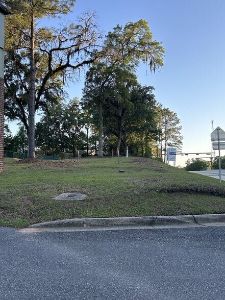 6875 Thomasville Rd, Tallahassee, FL à louer - Autre – Image 2 sur 10