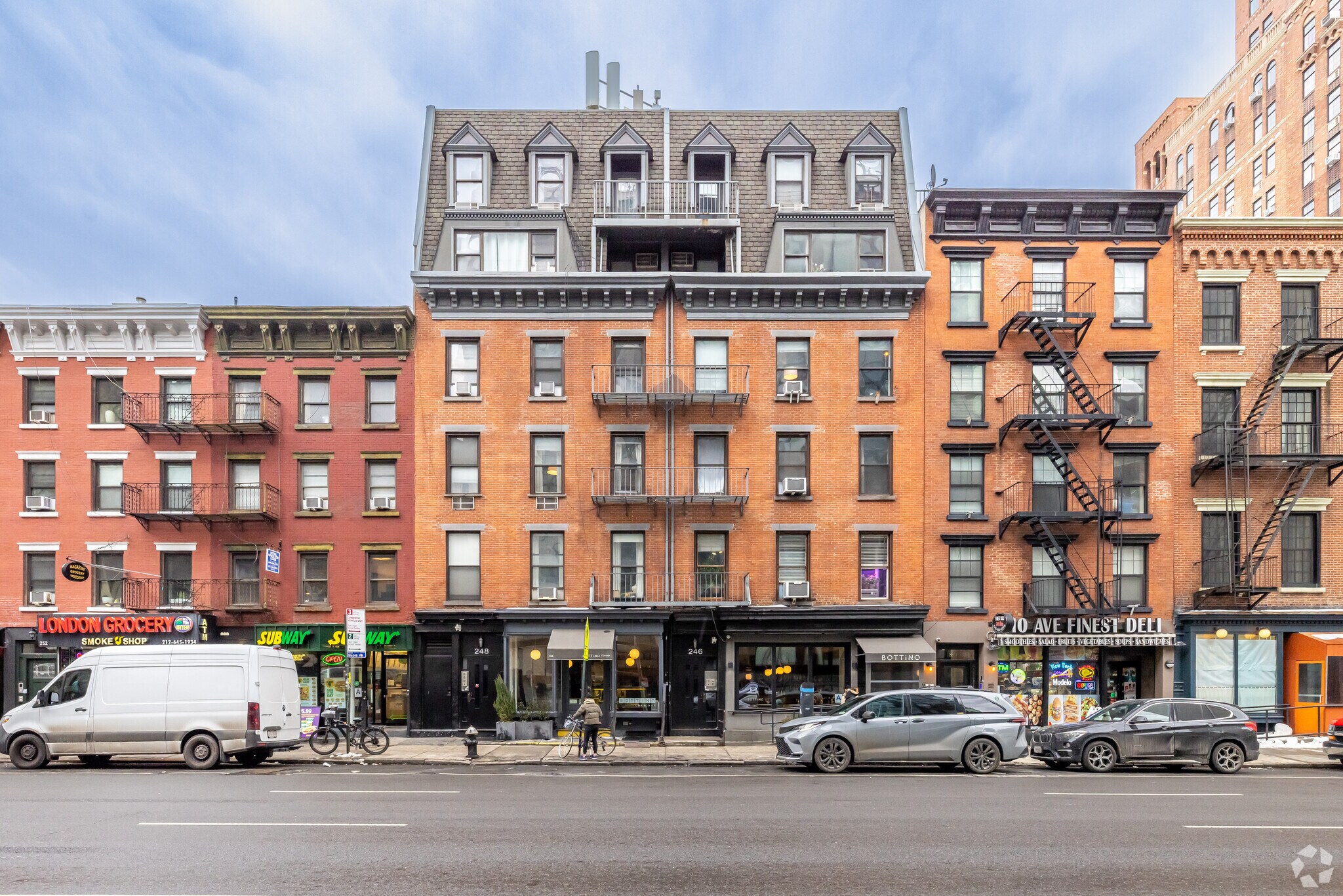 246 10th Ave, New York, NY à vendre Photo principale– Image 1 sur 5