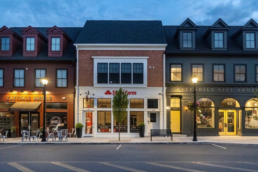 45 Eastdale Ave N, Poughkeepsie, NY à louer - Photo de l’immeuble – Image 2 sur 12