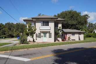601 Avenue B NW, Winter Haven, FL à louer Photo intérieure– Image 1 sur 28