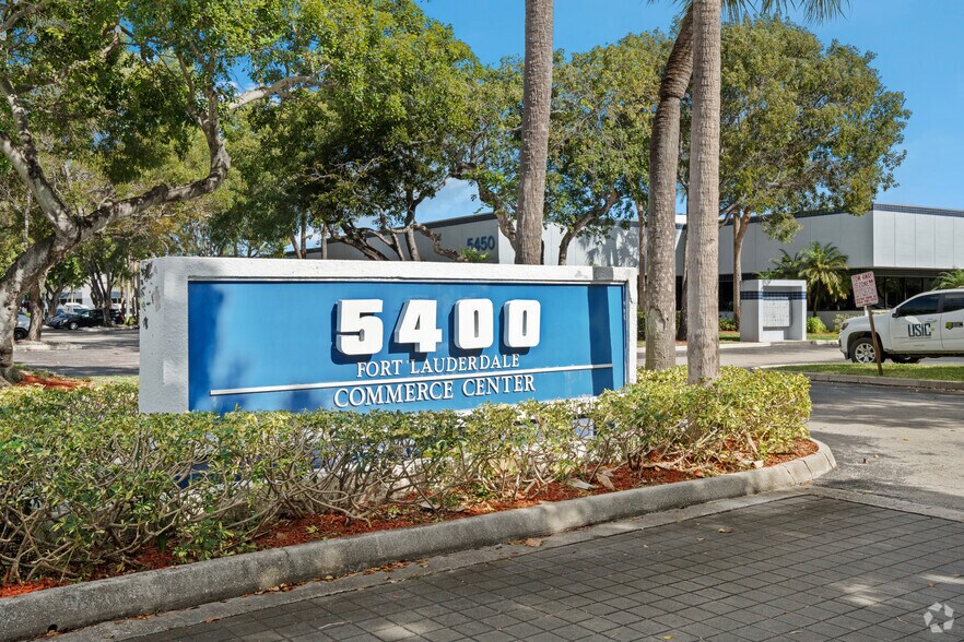5440 NW 33rd Ave, Fort Lauderdale, FL à louer - Photo de l’immeuble – Image 2 sur 7