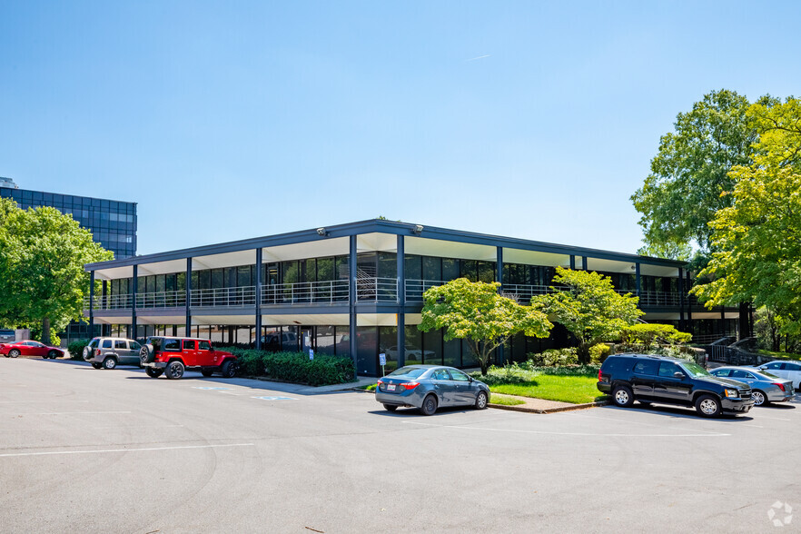 1100 Kermit Dr, Nashville, TN à louer - Photo de l’immeuble – Image 3 sur 5