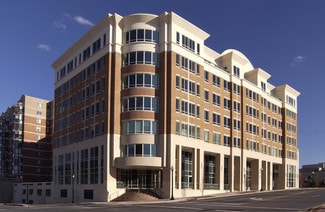 Plus de détails pour 11 N Washington St, Rockville, MD - Bureau à louer