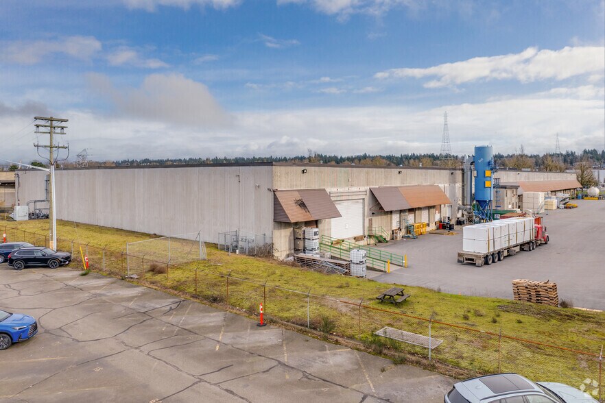 927 Derwent Way, Delta, BC à louer - Photo de l’immeuble – Image 3 sur 6