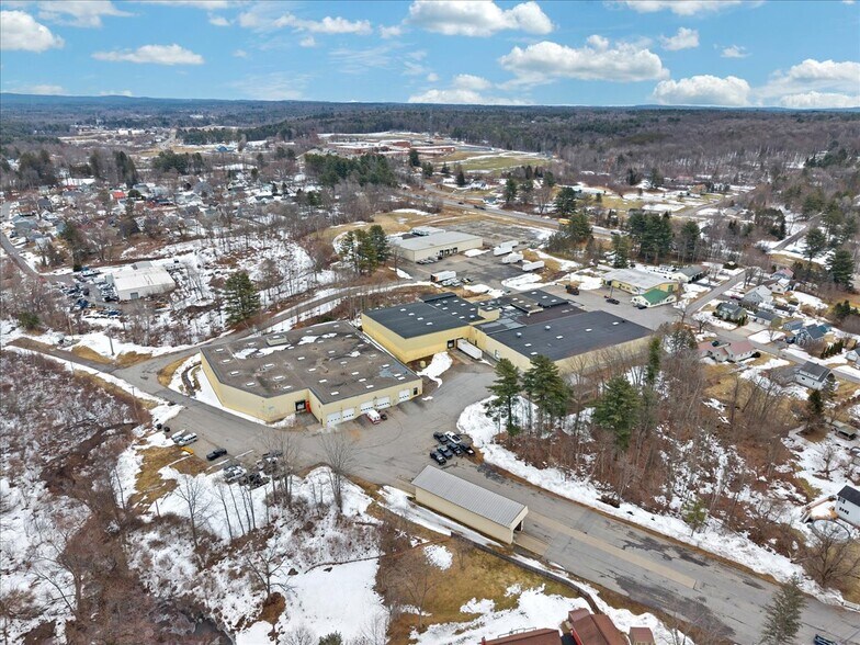 15 E Elm St, Broadalbin, NY à louer - Aérien – Image 1 sur 37