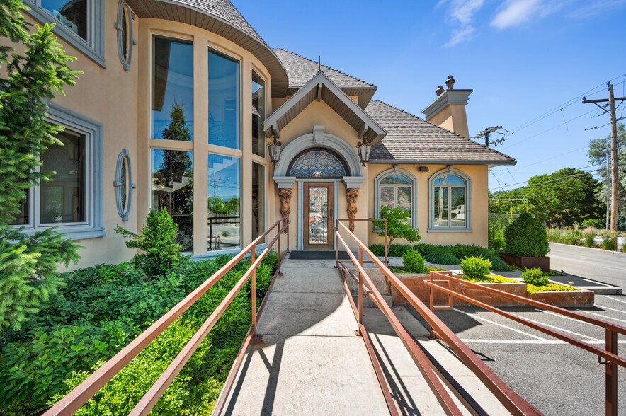 1214 E Vine, Salt Lake City, UT à vendre - Photo de l’immeuble – Image 3 sur 16