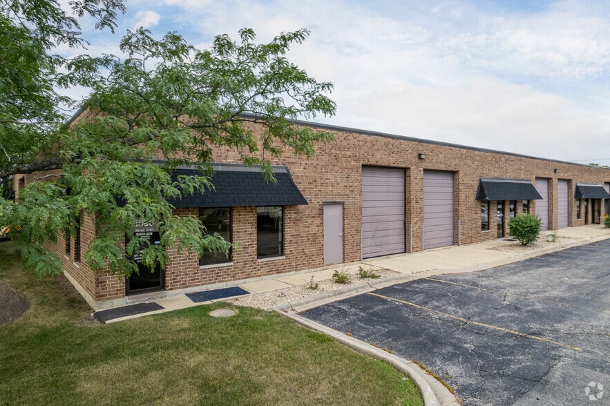 1670-1690 Wright Blvd, Schaumburg, IL à louer - Photo de l’immeuble – Image 1 sur 7