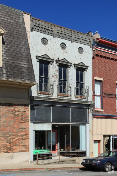 128 S Main St, Harrodsburg, KY à vendre - Photo principale – Image 1 sur 12
