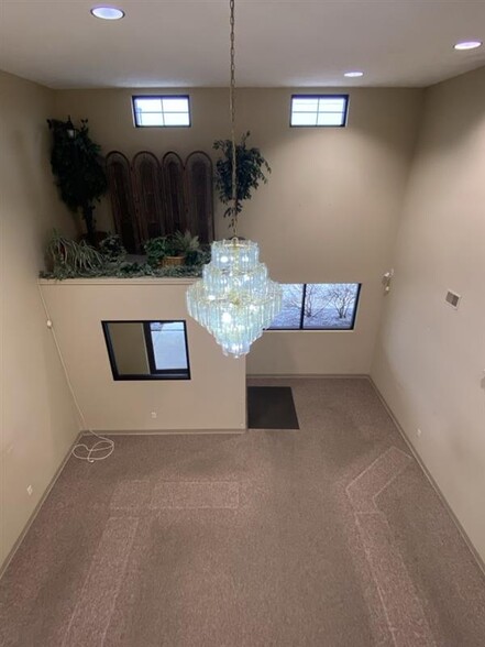 505 E Ireland Rd, South Bend, IN à louer - Photo de l’immeuble – Image 2 sur 4