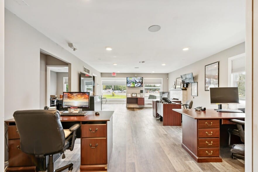 620 State Highway 9, Freehold, NJ à vendre - Photo intérieure – Image 2 sur 8