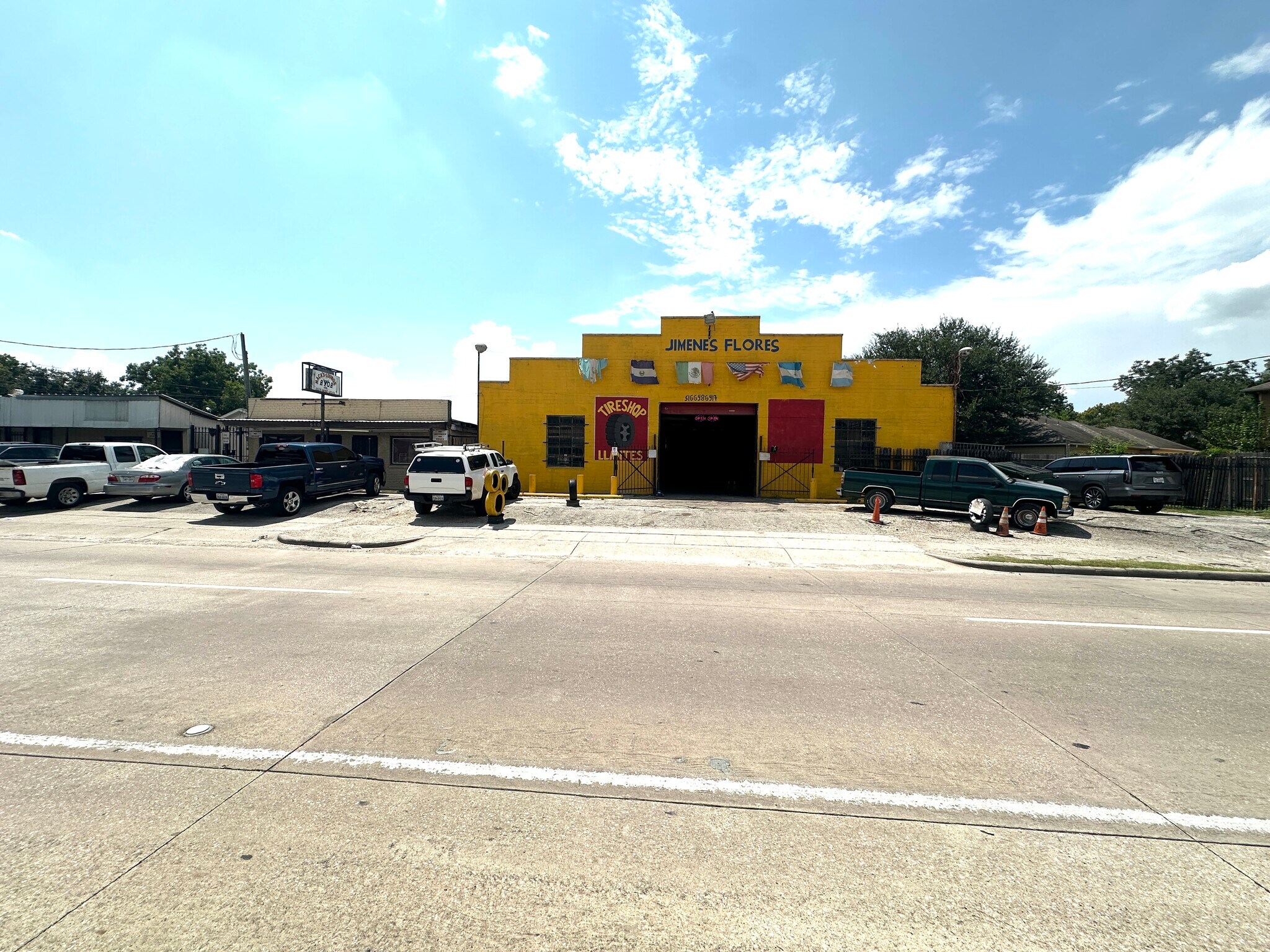 Yale St Properties portefeuille de 3 biens à vendre sur LoopNet.fr Photo principale– Image 1 sur 22