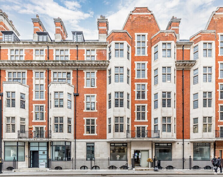 10-11 Margaret St, Londres à louer - Photo de l’immeuble – Image 3 sur 5