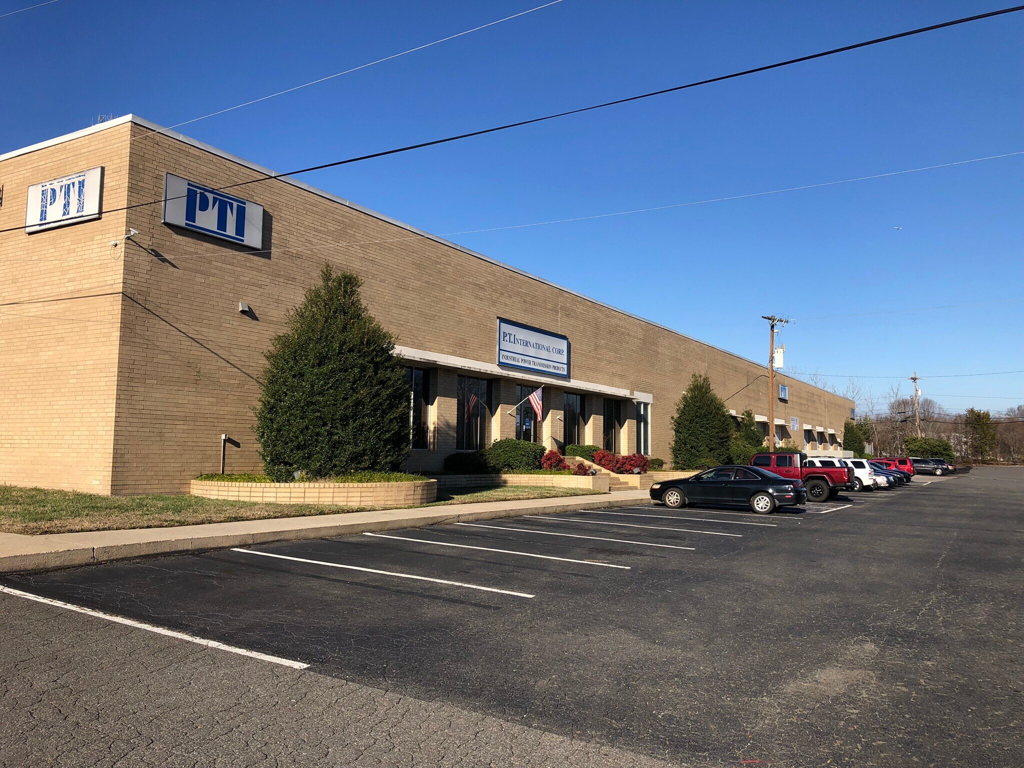 1817 Westinghouse Blvd, Charlotte, NC à louer Photo principale– Image 1 sur 9