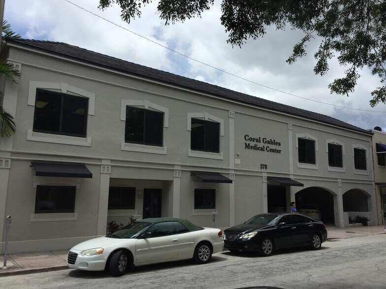 370 Minorca Ave, Coral Gables, FL à louer - Photo de l’immeuble – Image 2 sur 6