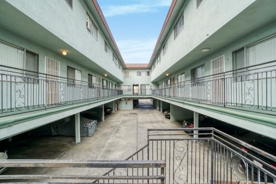 11646 Birch Ave, Hawthorne, CA à vendre - Photo de l’immeuble – Image 2 sur 8