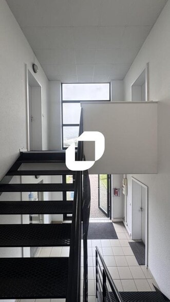 17 Rue Des Frères Lumière, Eckbolsheim à louer - Hall d’entrée – Image 3 sur 29