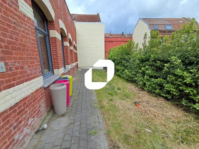 Bureau dans Roubaix à louer - Photo de l’immeuble – Image 2 sur 10
