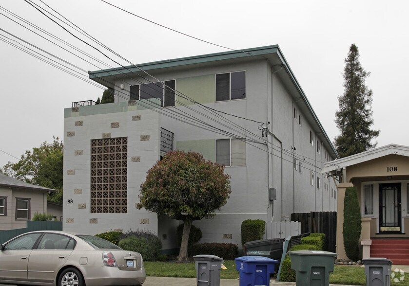 98 Dutton Ave, San Leandro, CA à vendre - Photo de l’immeuble – Image 3 sur 24