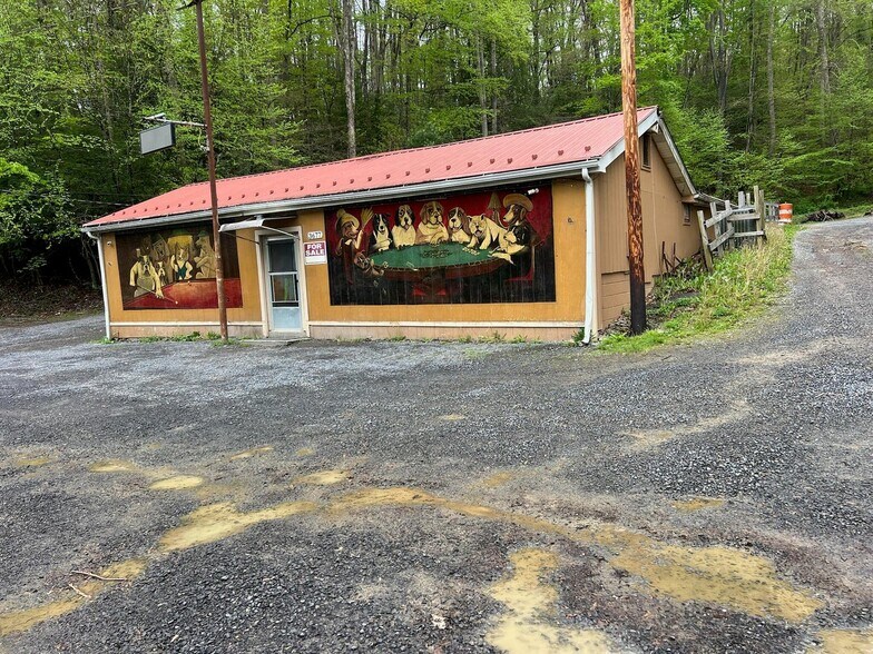 3687 Midland Trl W, Rainelle, WV à vendre - Photo principale – Image 1 sur 1
