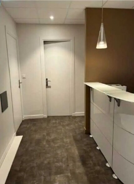 Bureau dans Lyon à louer - Photo de l’immeuble – Image 2 sur 4