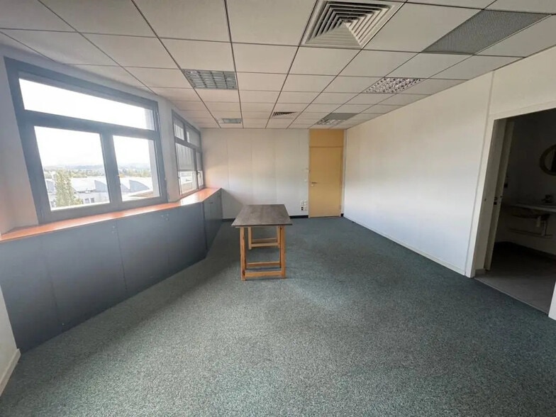 Bureau dans Saint-Étienne à louer - Photo de l’immeuble – Image 3 sur 3