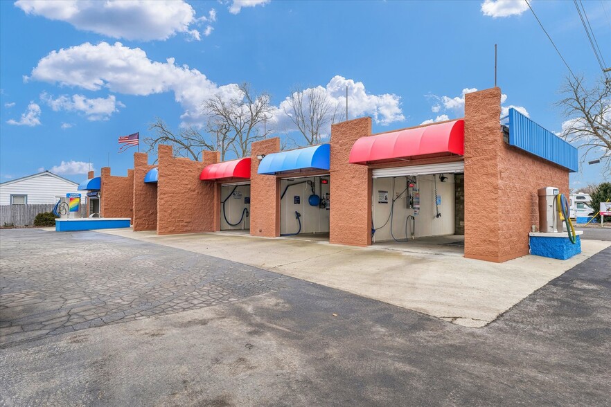 110 W Lincoln Ave, Charleston, IL à vendre - Photo de l’immeuble – Image 3 sur 21