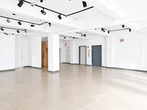 275 W 39th St, New York, NY à louer Photo intérieure– Image 2 sur 4