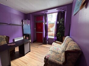 18 Rue Eugène Varlin, Paris à louer Photo intérieure– Image 2 sur 11