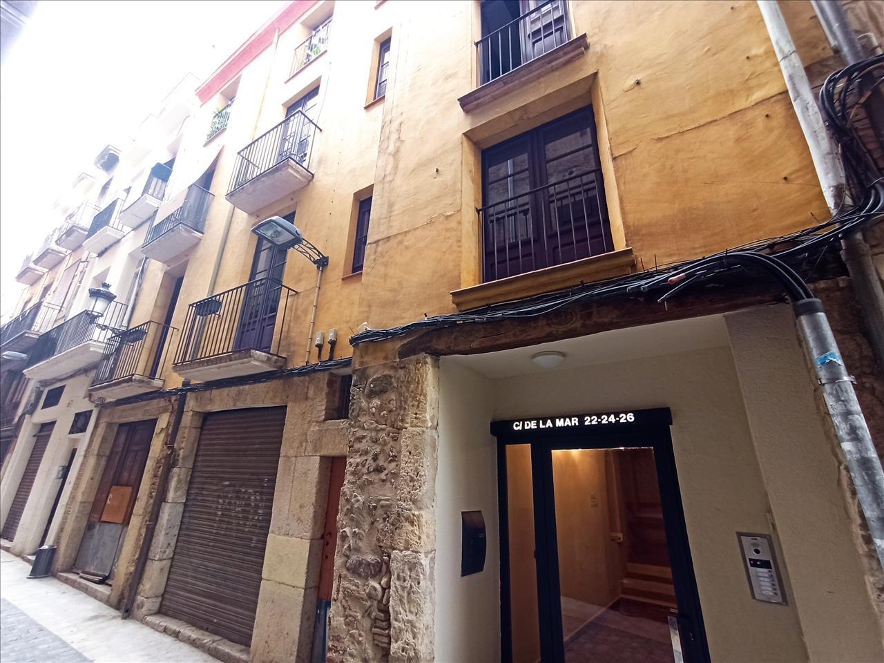 Immeuble residentiel dans Reus, Tarragona à vendre Photo principale– Image 1 sur 2