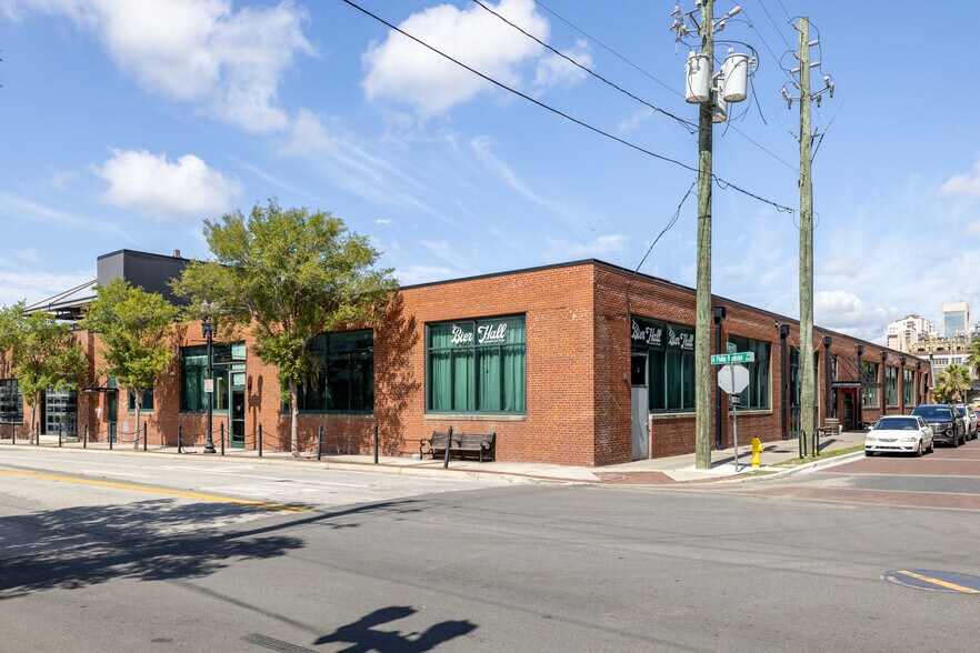 929 E Bay St, Jacksonville, FL à louer - Photo de l’immeuble – Image 2 sur 8