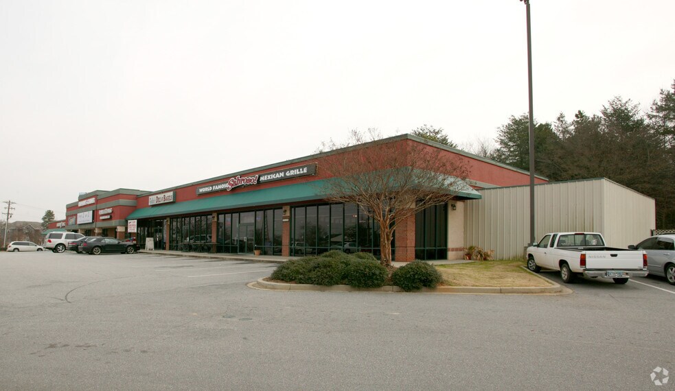 1860 Woodruff Rd, Greenville, SC à louer - Photo principale – Image 1 sur 6