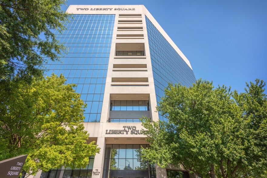 75 Beattie Pl, Greenville, SC à louer - Photo de l’immeuble – Image 2 sur 9