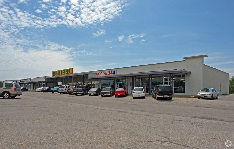 1701 W 5th St, Plainview, TX à louer - Photo principale – Image 1 sur 2